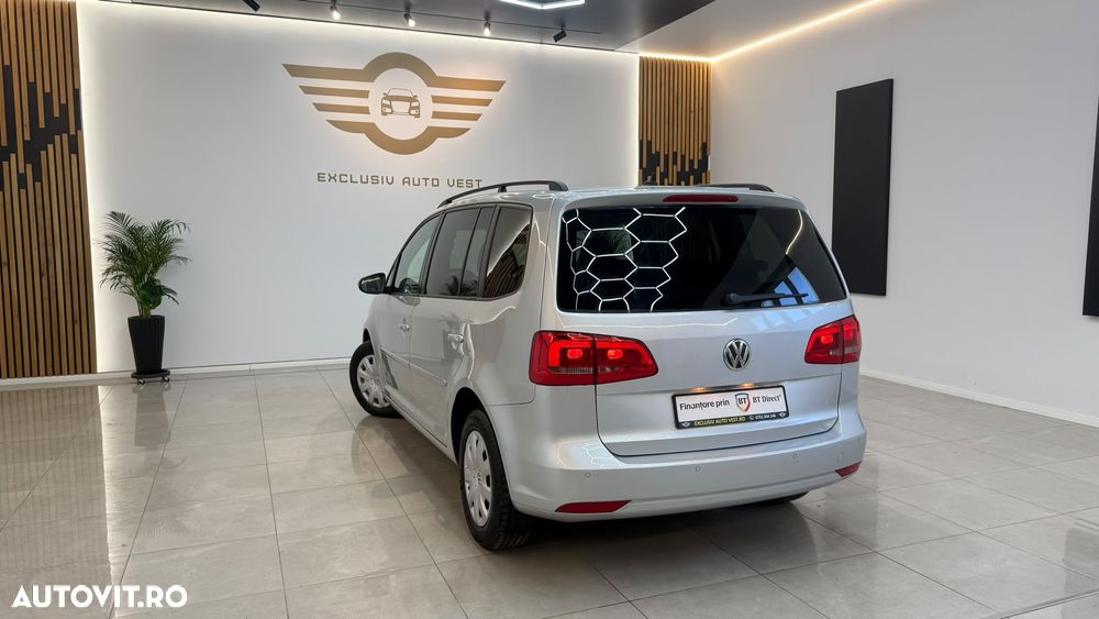 Volkswagen Touran - 4