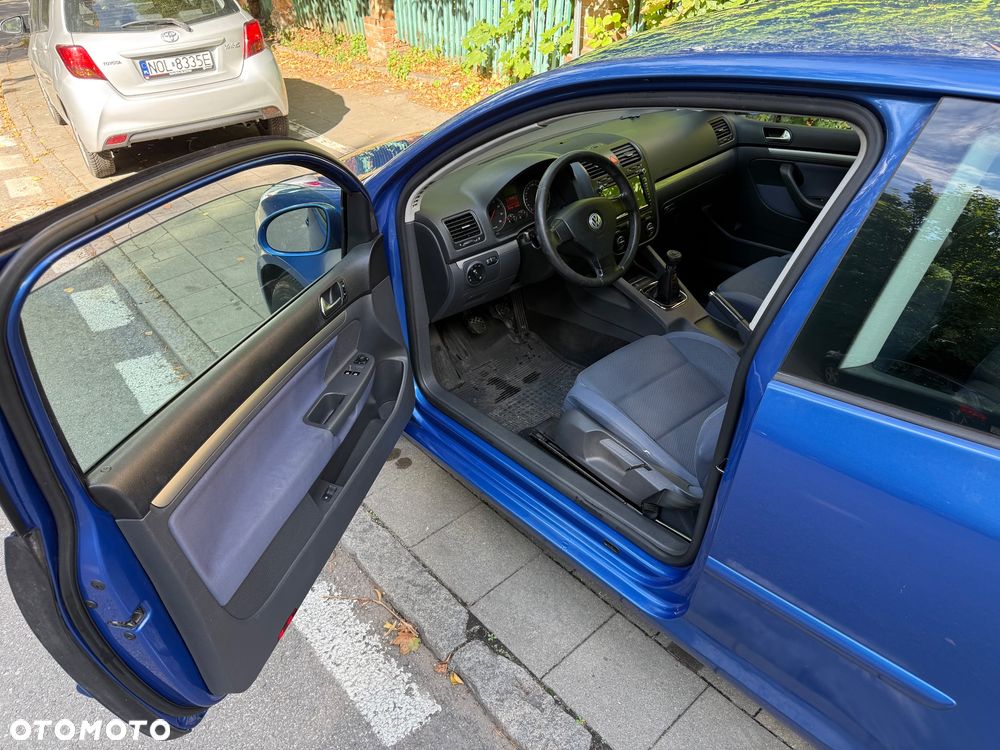 Volkswagen Golf - 5