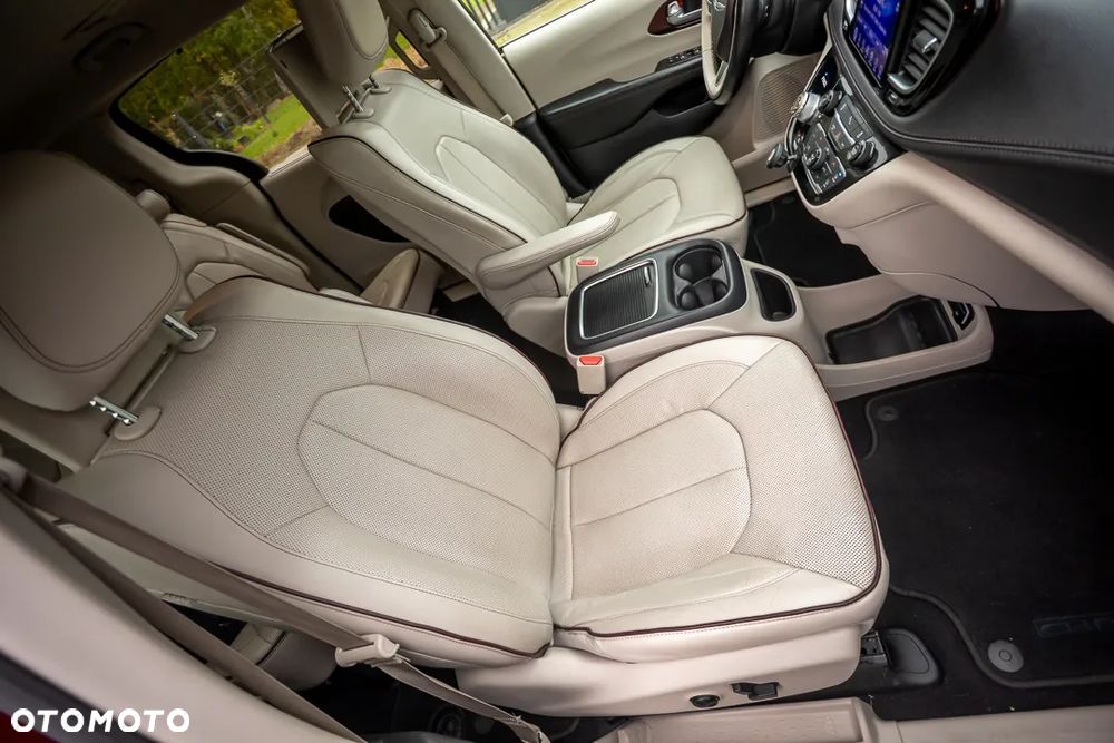 Chrysler Pacifica - 23