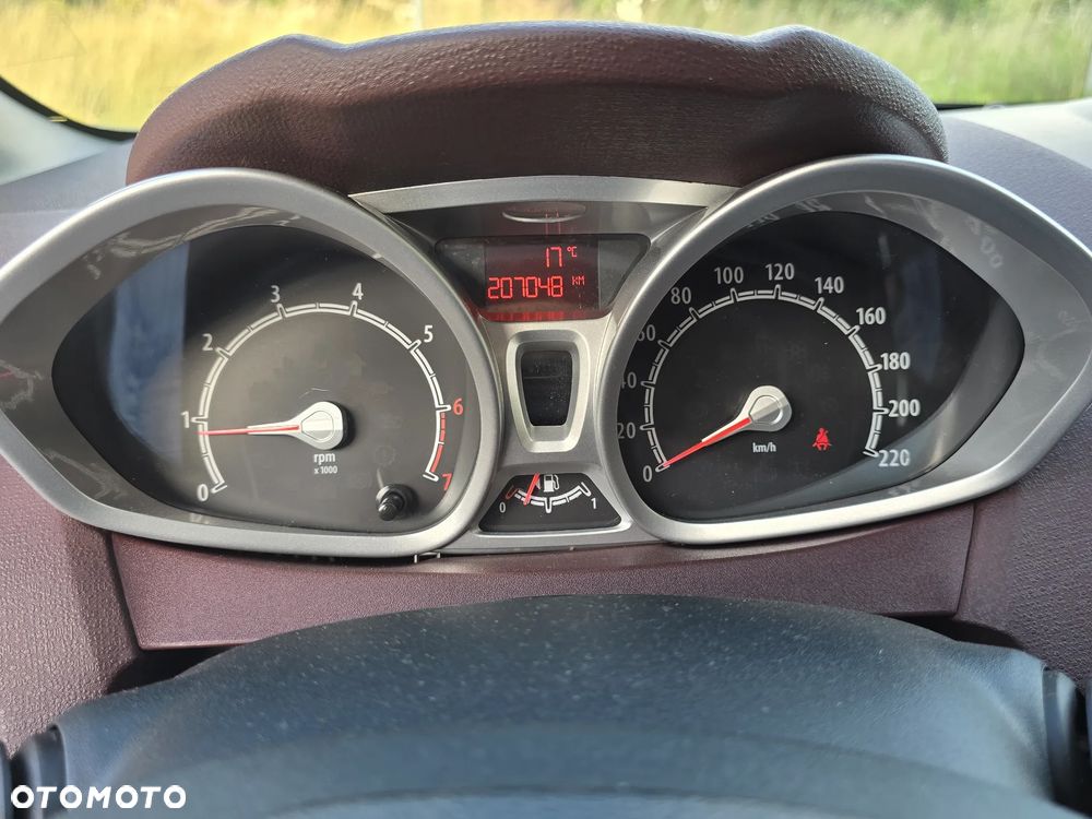 Ford Fiesta 1.4 Champions Edition - 11