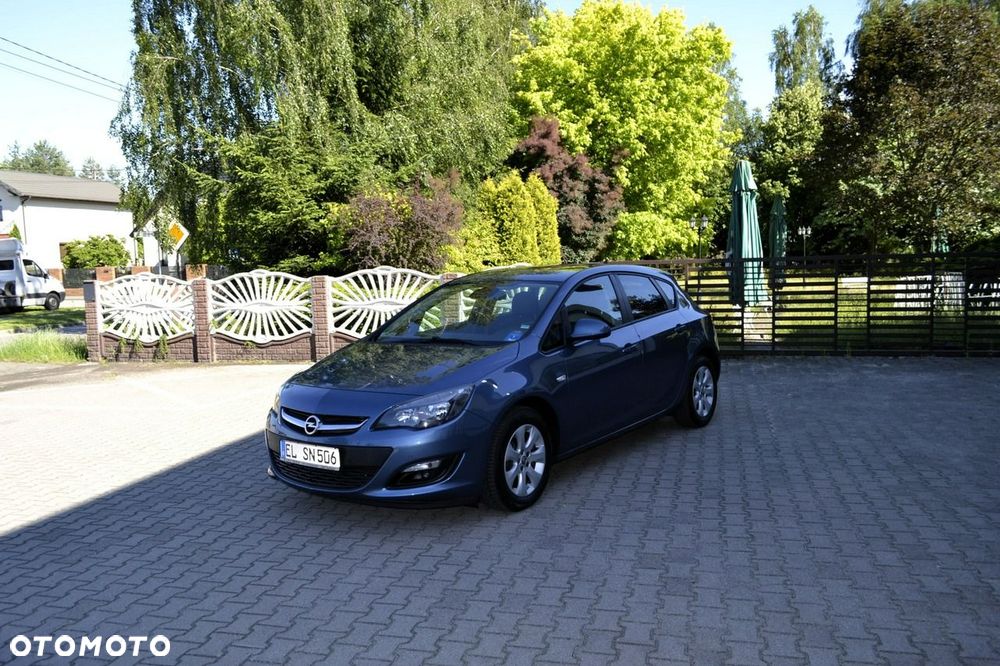 Opel Astra 1.4 Turbo Exklusiv - 2