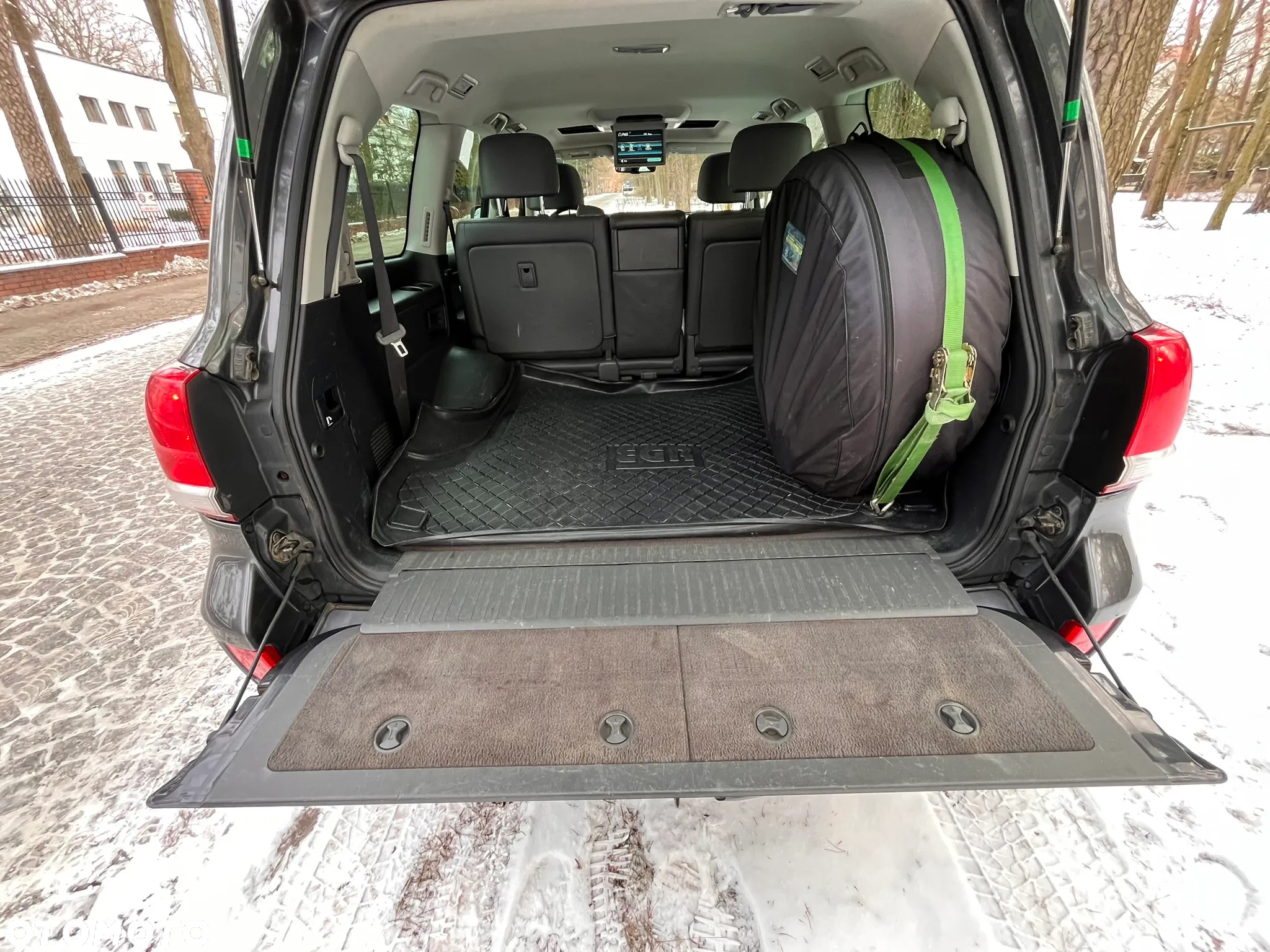 Toyota Land Cruiser - 18