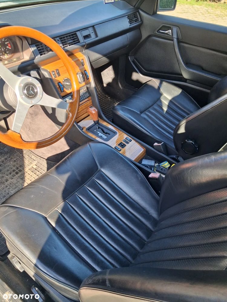 Mercedes-Benz W124 (1984-1993) - 12