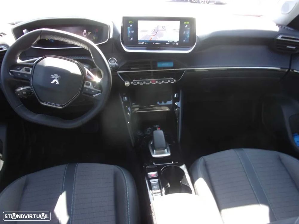 Peugeot e-2008 50 kWh Allure - 4