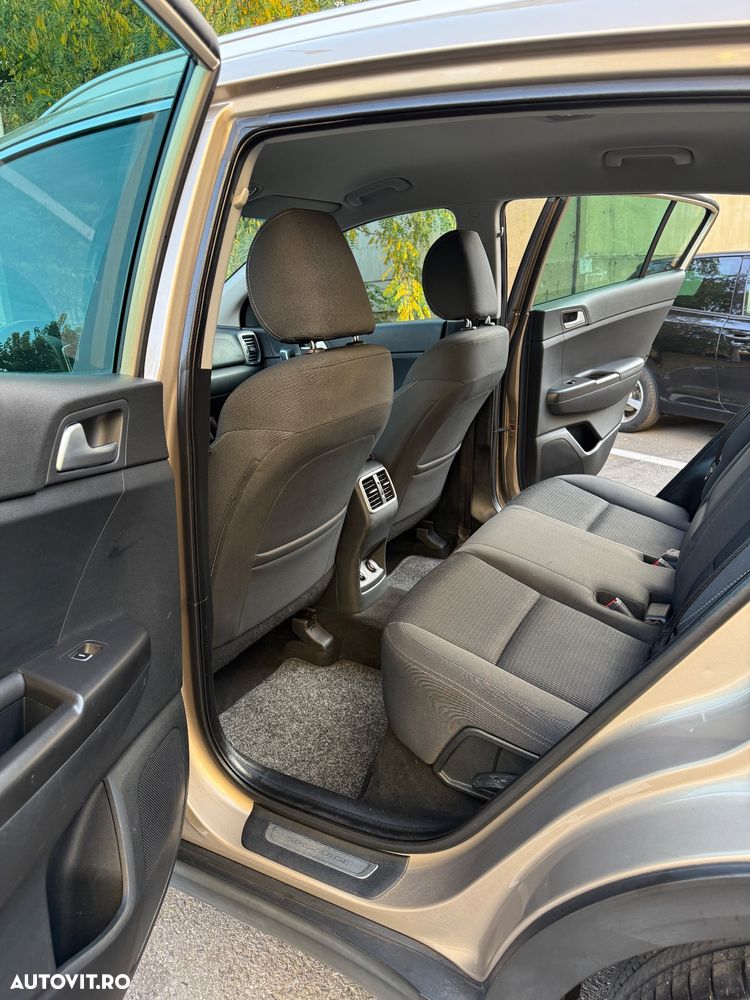 Kia Sportage 1.7 CRDI 2WD ISG Aut. Spirit - 9