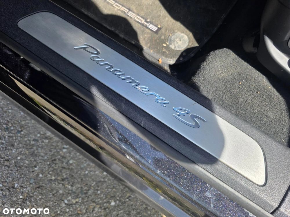Porsche Panamera 4S PDK - 30