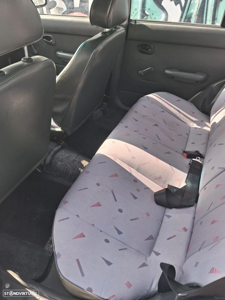 Hyundai Accent 1.3 LS - 2