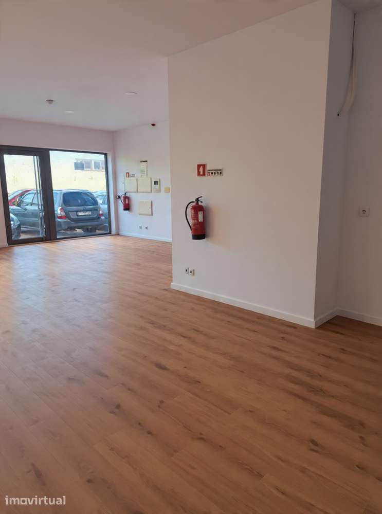 Imóvel Comercial em Coimbra - Estacionamento Incluído - Grande imagem: 4/7