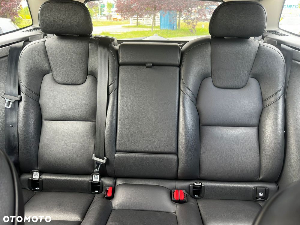 Volvo XC 60 B4 D AWD Inscription - 16