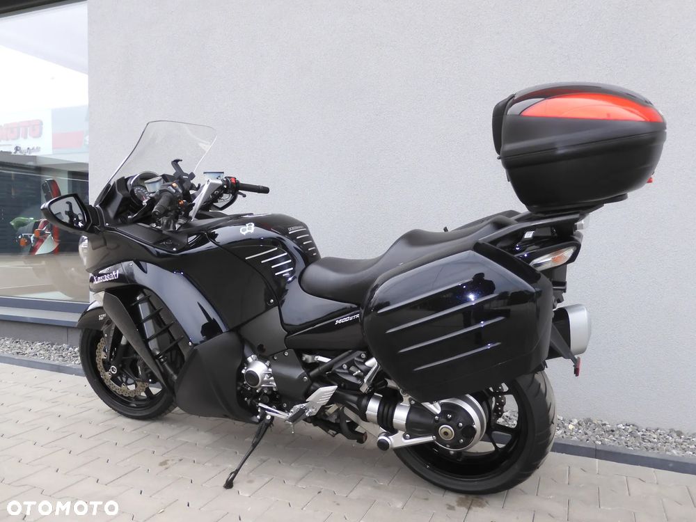 Kawasaki GTR - 32