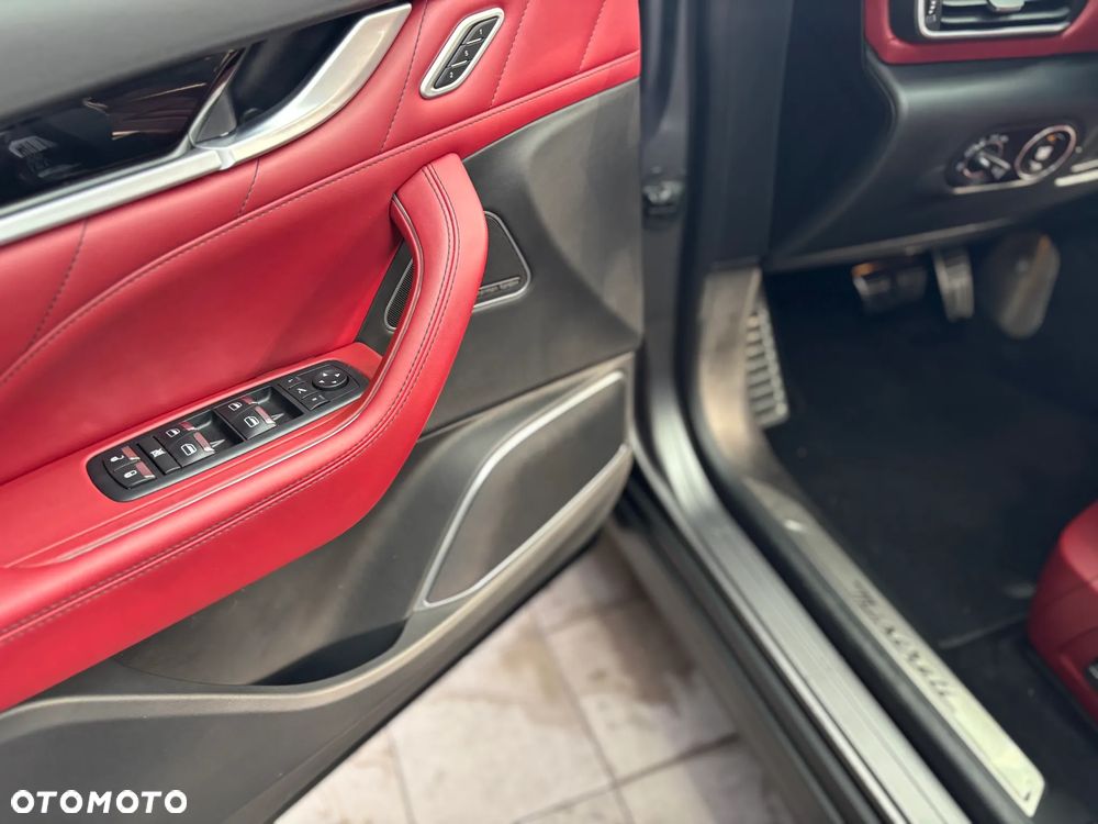 Maserati Levante S Q4 GranSport - 27