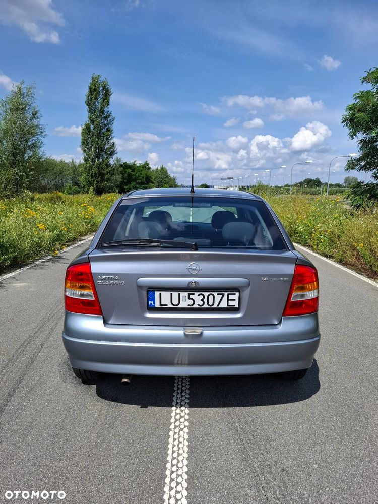 Opel Astra 1.4 111 - 6