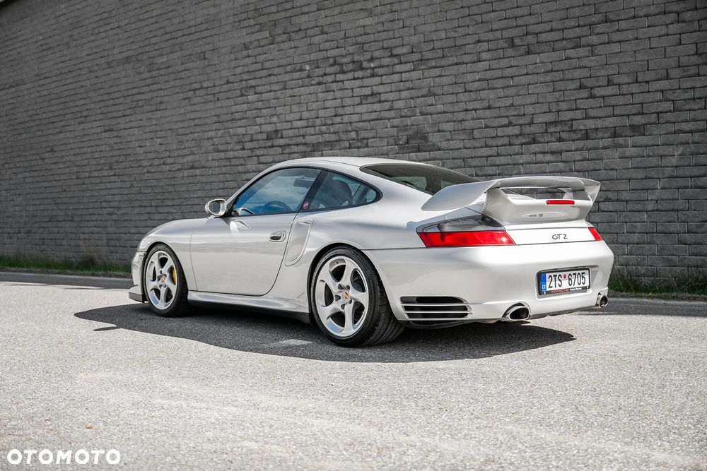 Porsche 911 GT2 - 10