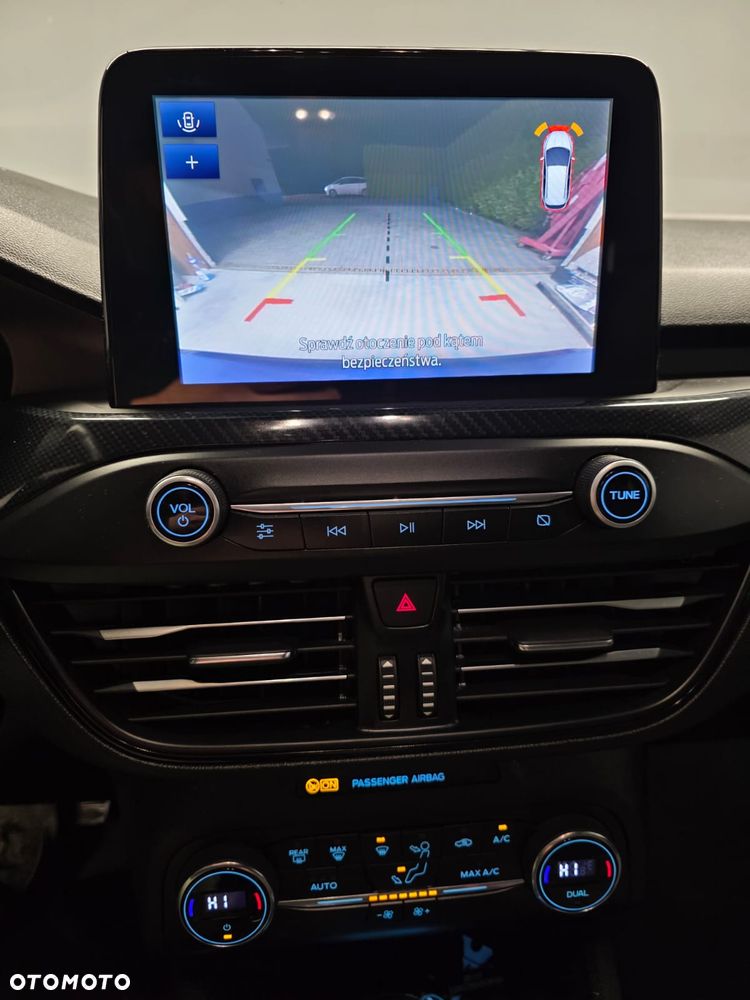 Ford Focus 1.5 EcoBlue STart-Stopp-System ST-LINE X - 20