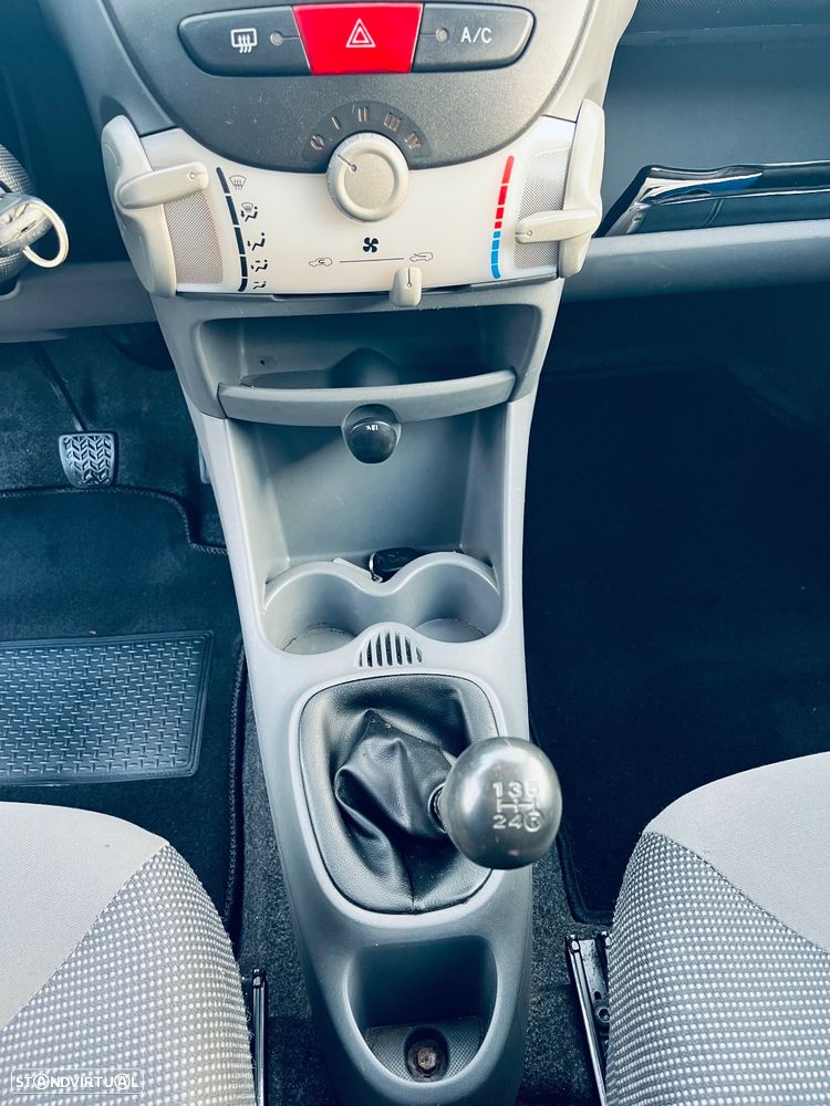 Peugeot 107 1.0 Urban Style - 21