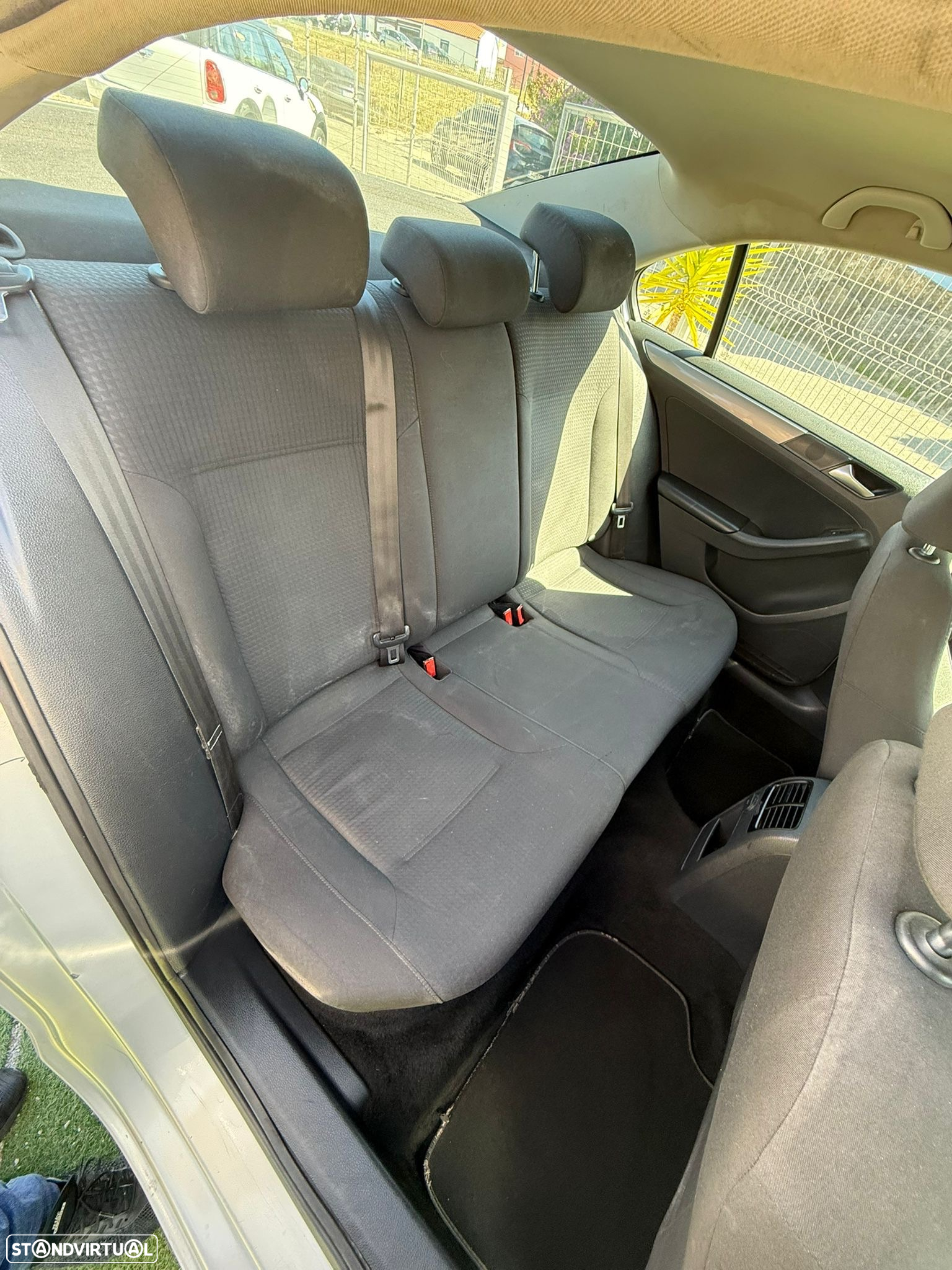 VW Jetta 2.0 TDI Confortline - 21