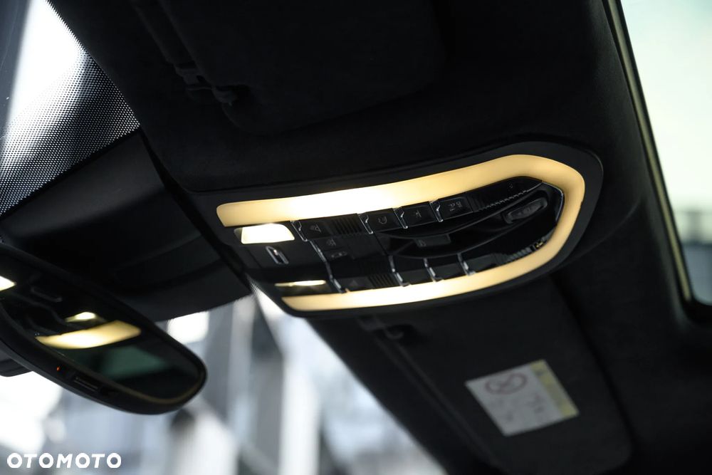 Porsche Cayenne - 32