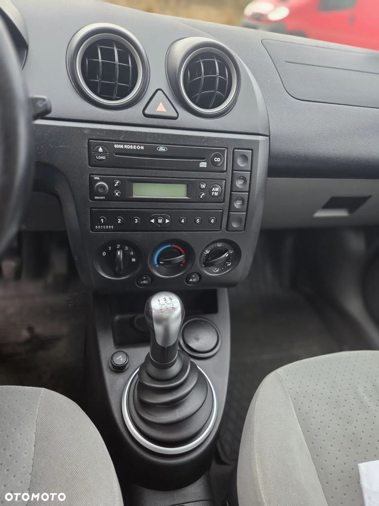 Ford Fiesta 1.4 Ghia - 9