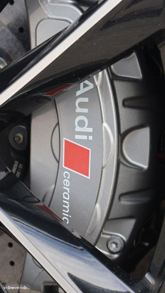 Audi RS6 Avant - 12