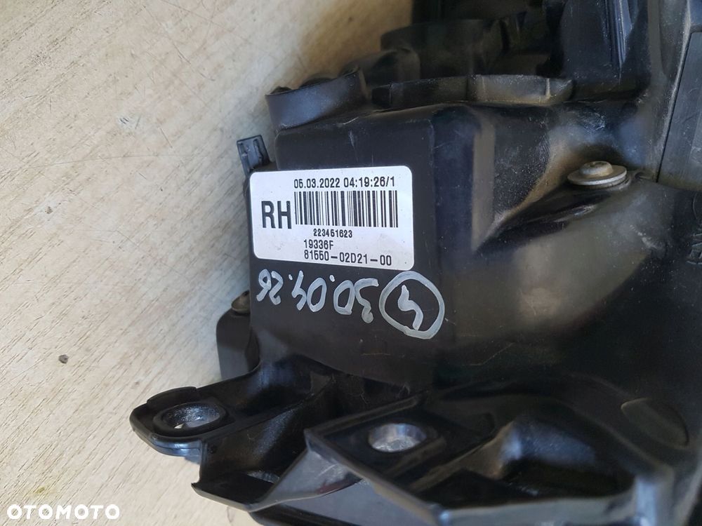toyota corolla e21 sedan 19^ lampa led prawy tył 81550-02d21 - 8