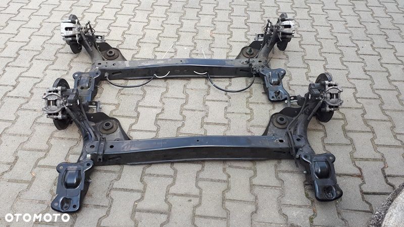 BELKA ZAWIESZENIE TYŁ AUDI A3 8V LEON III GOLF VII 5Q0501115  5Q0501049 - 1