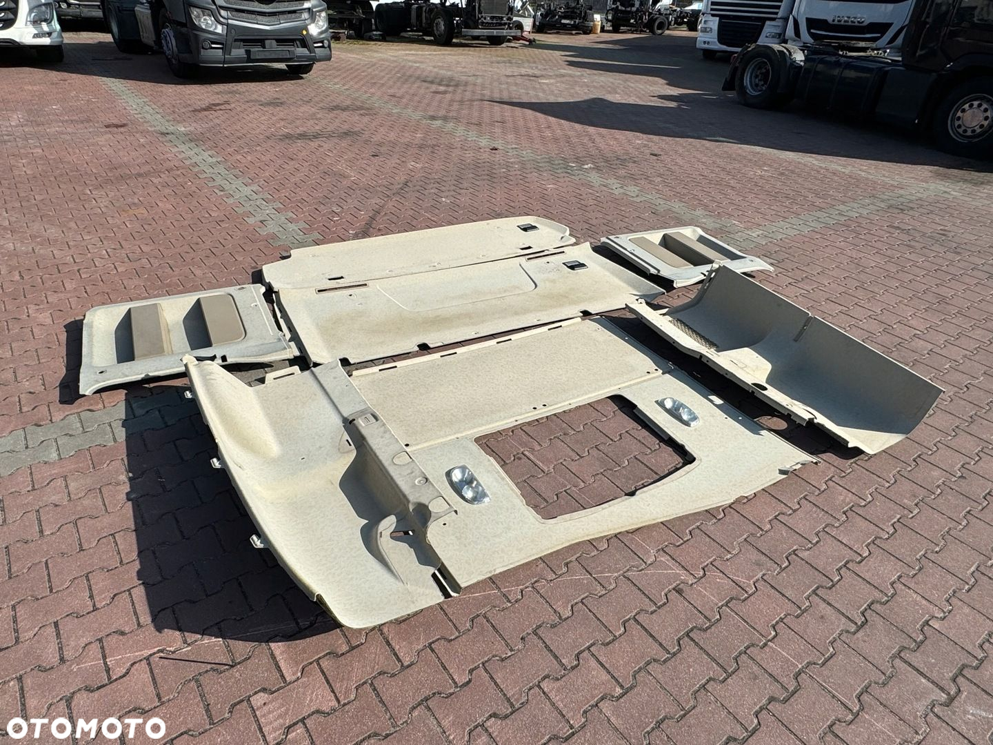 Tapicerka ściana tylna kabiny Mercedes Actros MP 4 Big Space A9616901941 - 5