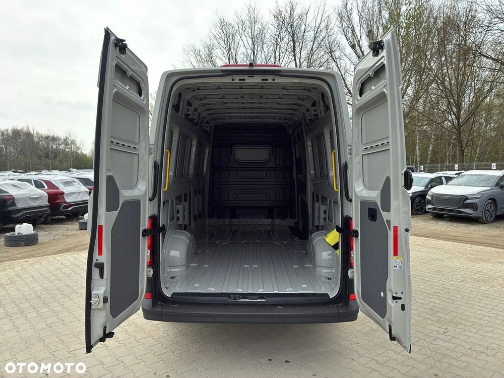Volkswagen Crafter 35 Furgon L4H3, 2.0 TDI 140 KM, Wysoki dach, r. o. 4490mm - 14