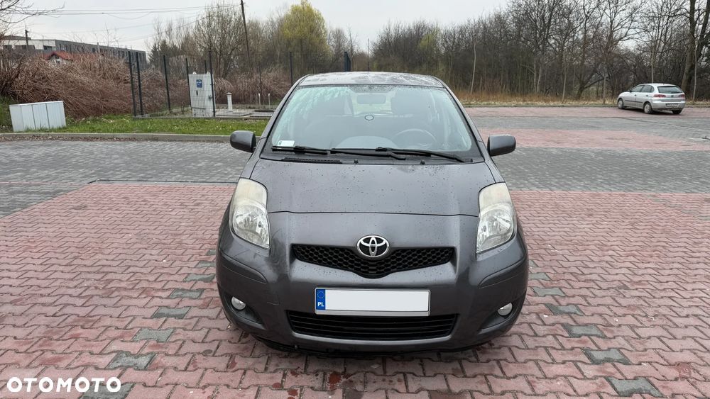 Toyota Yaris 2010 photo 2