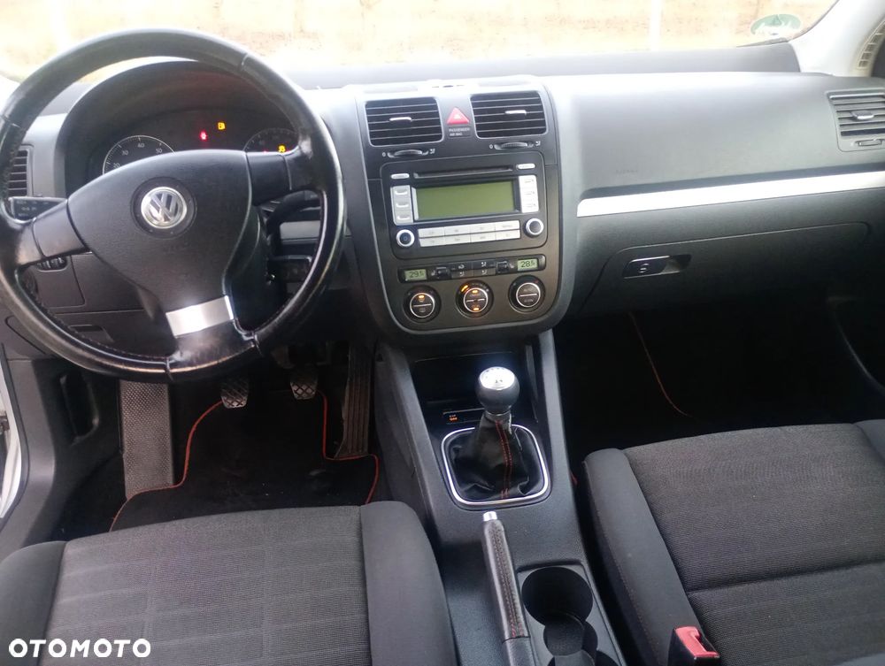 Volkswagen Golf - 10