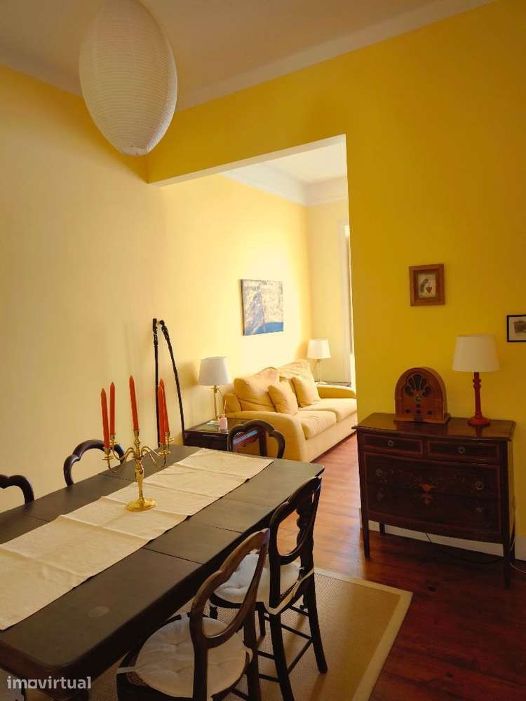 Apartamento totalmente mobilado, com traça antiga, no Bairro da Ajuda - Grande imagem: 4/13