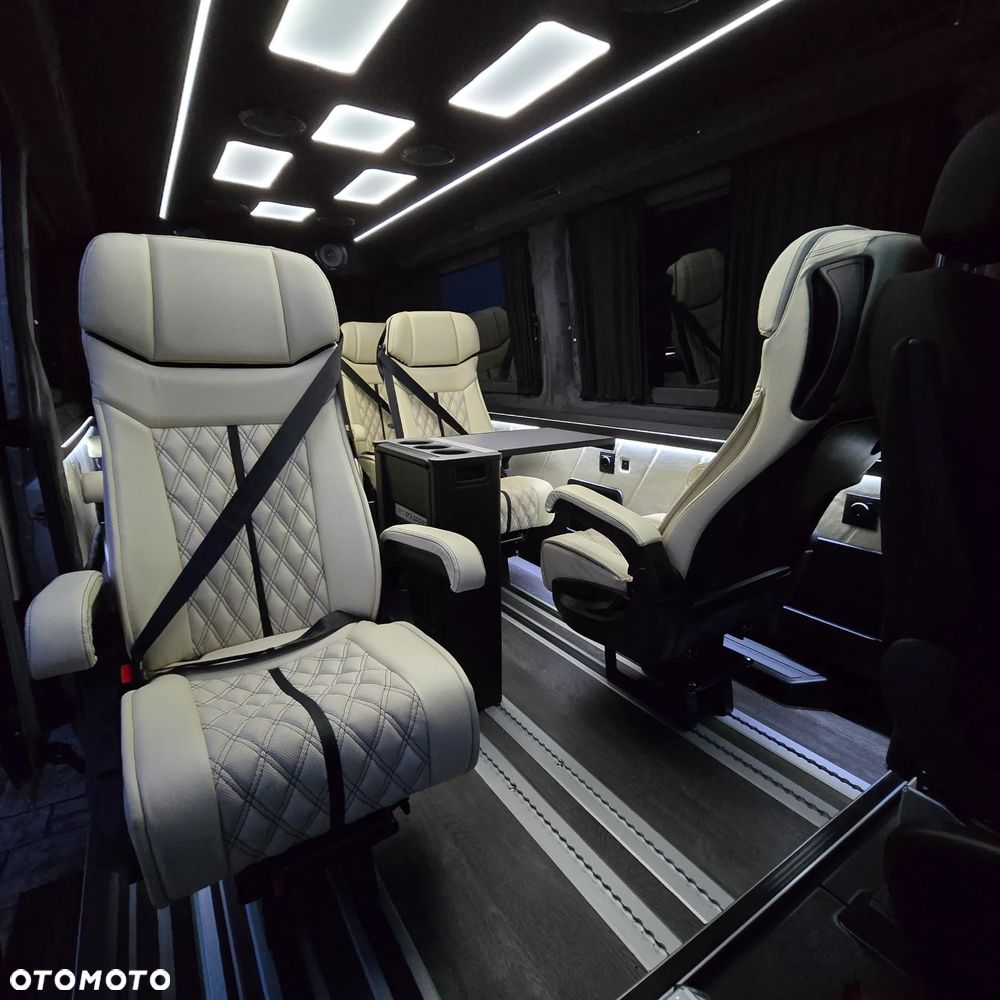 Mercedes-Benz Sprinter - 28