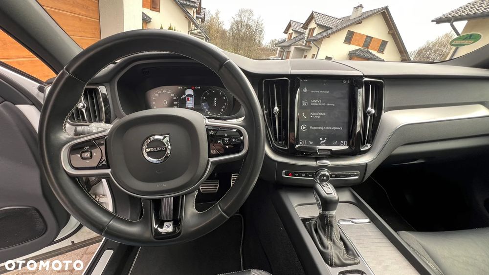 Volvo XC 60 T4 R-Design - 21