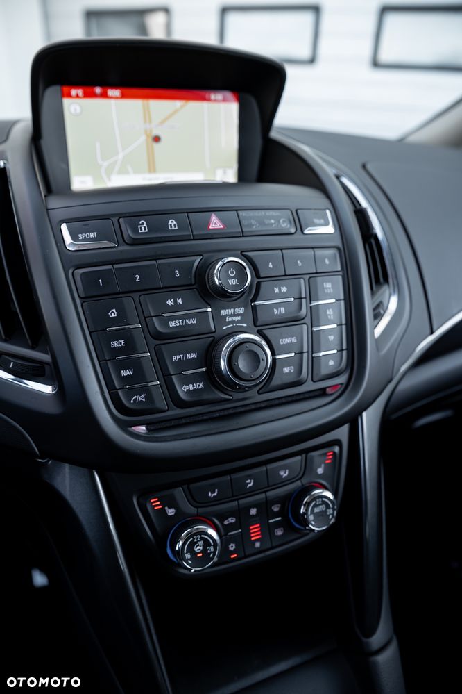 Opel Zafira 1.6 T SIDI Cosmo S&S - 36
