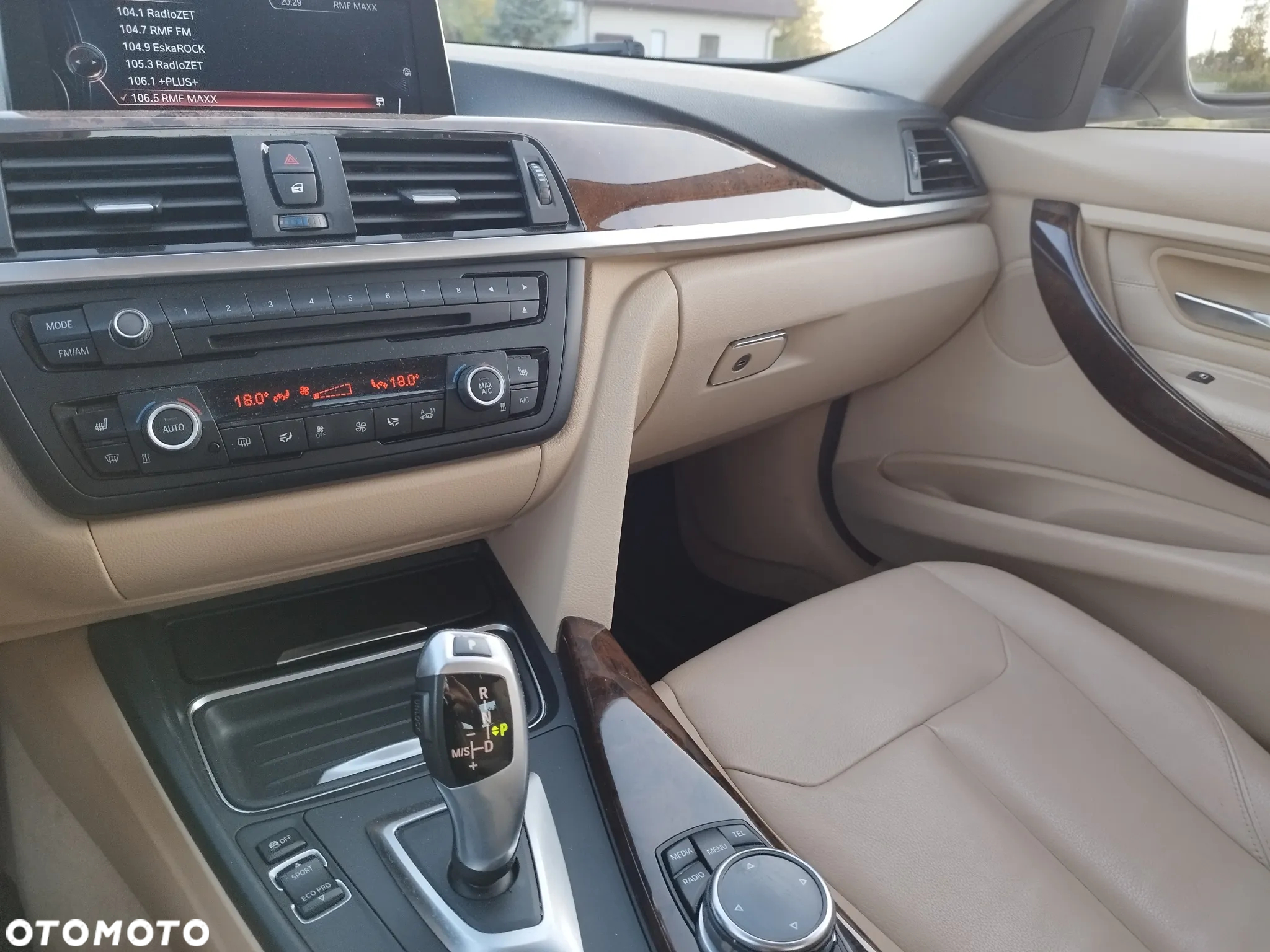 BMW Seria 3 320i xDrive - 15