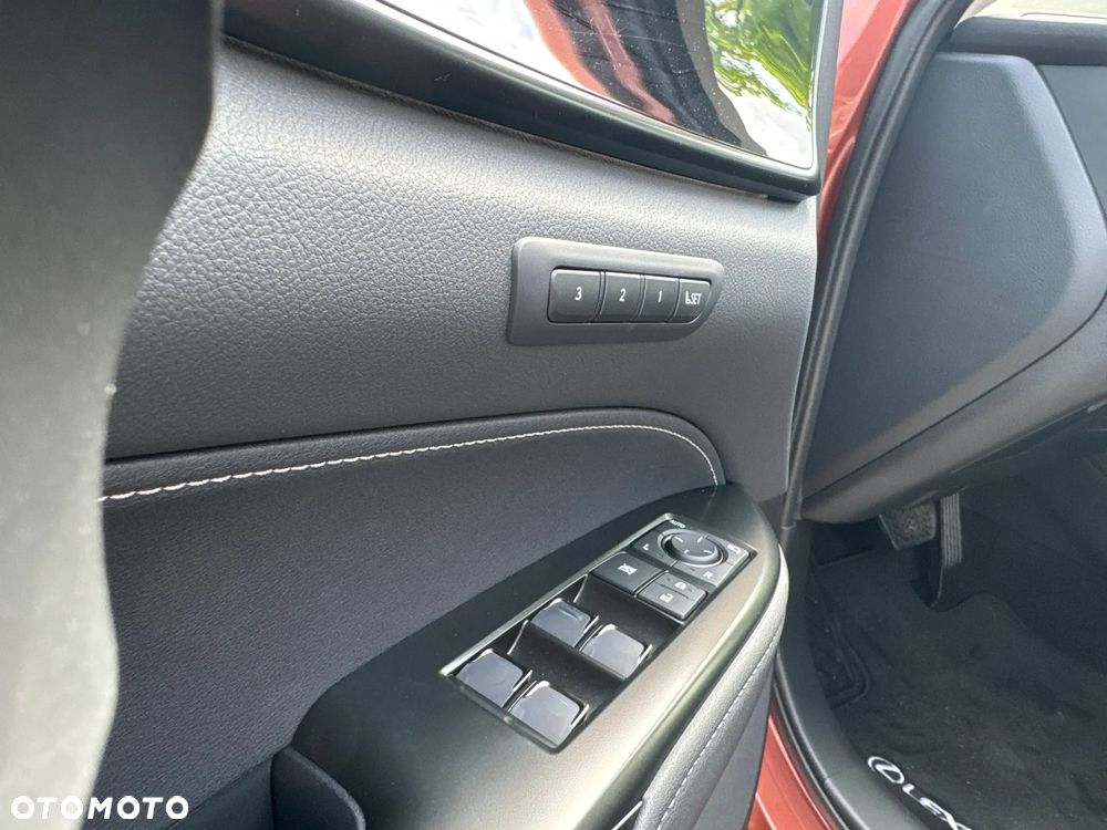 Lexus NX - 28