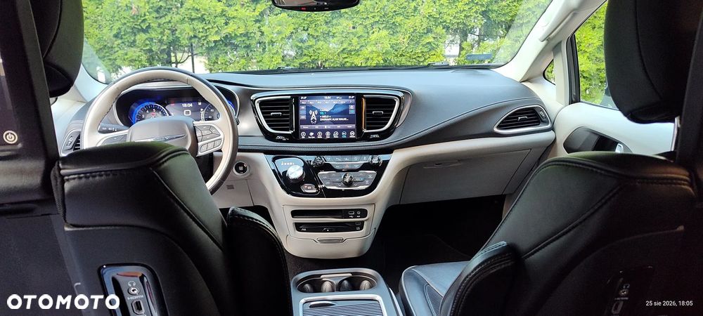 Chrysler Pacifica - 19