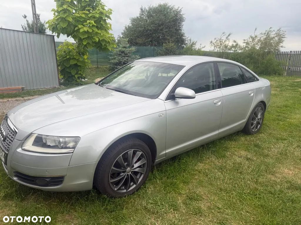 Audi A6 2.4 - 1