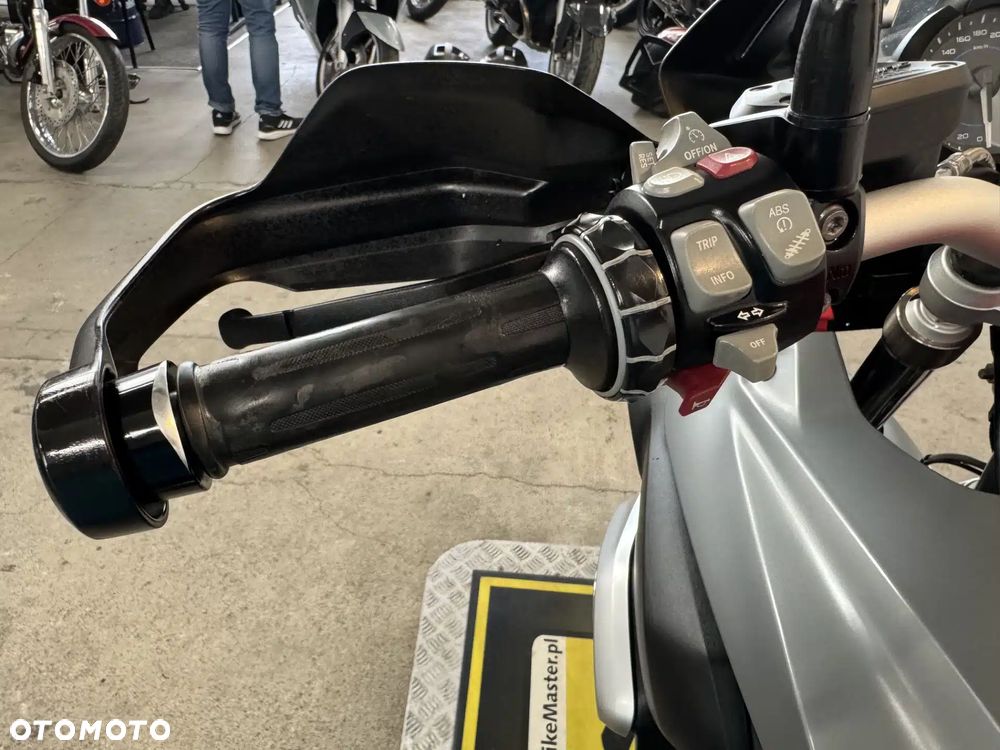BMW R - 33
