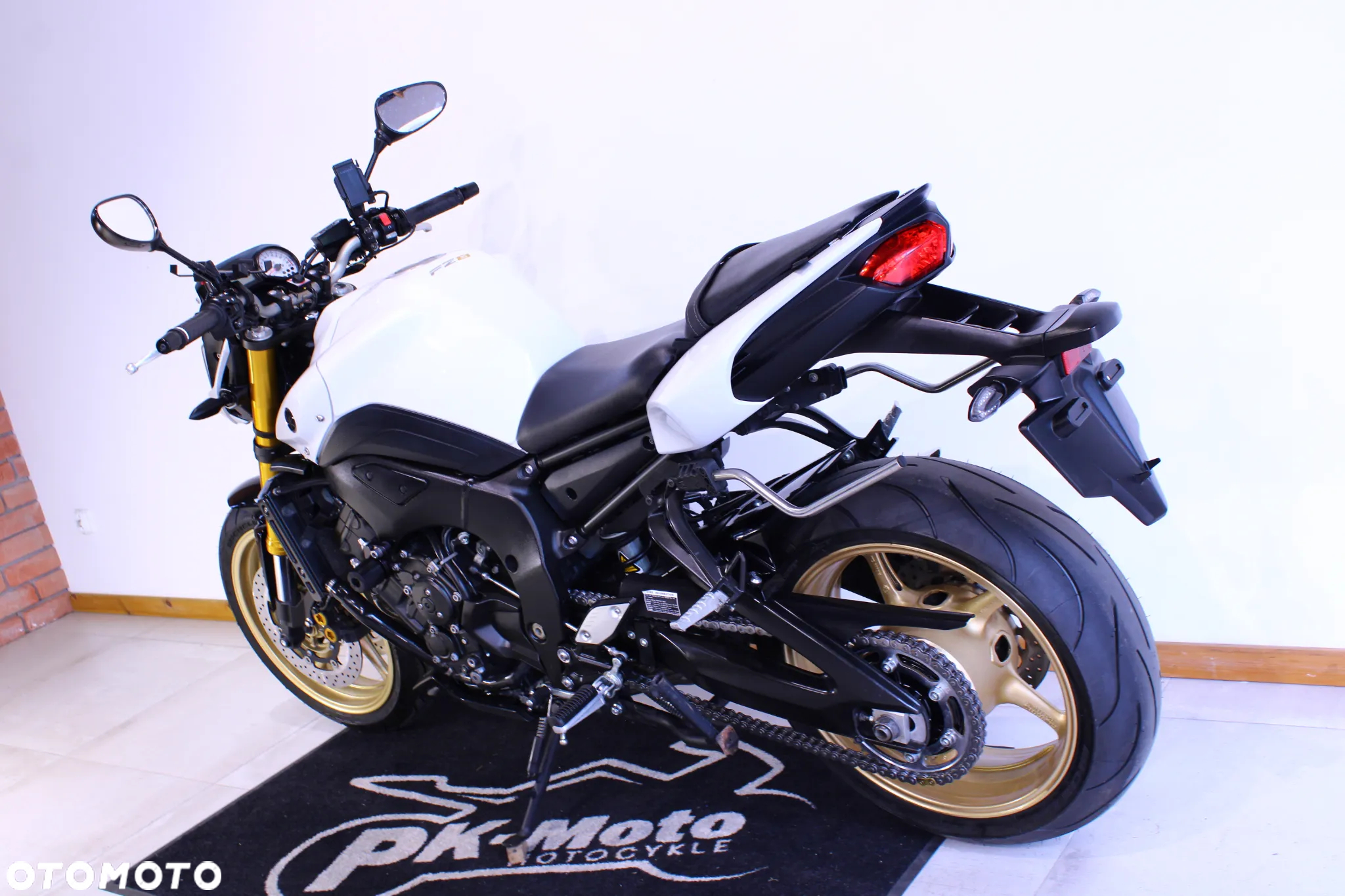 Yamaha FZ8 - 6