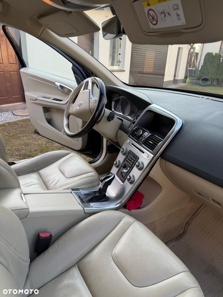 Volvo XC 60 D4 AWD R-Design - 11