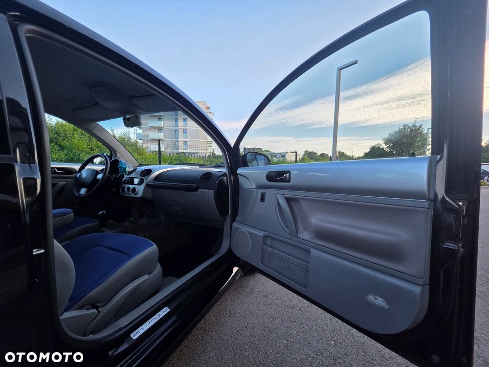 Volkswagen New Beetle - 29