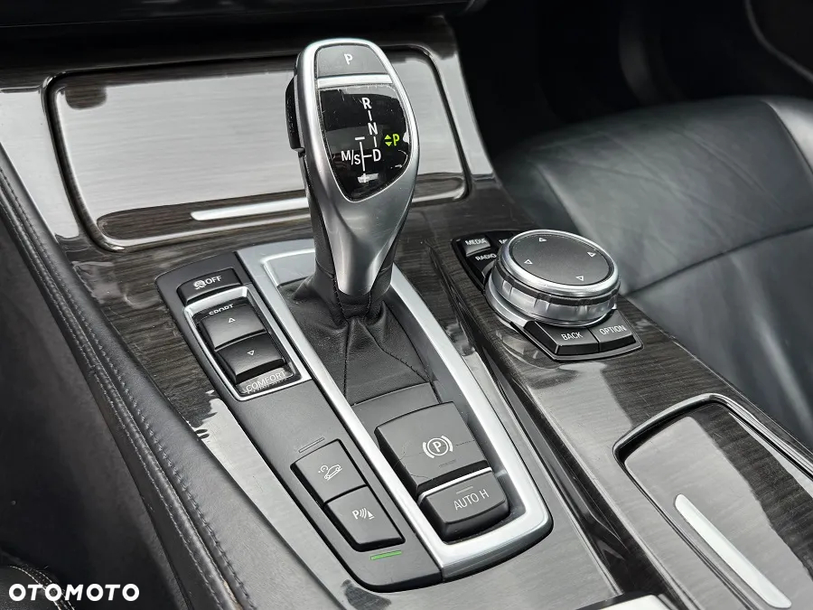 BMW Seria 5 528i xDrive - 27