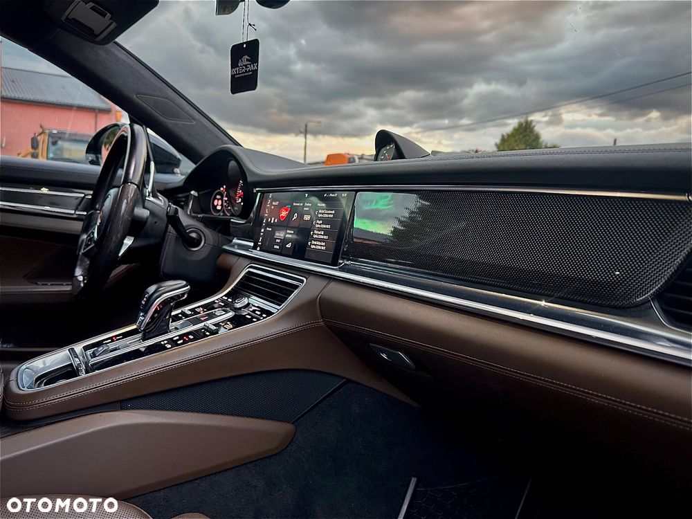 Porsche Panamera - 25