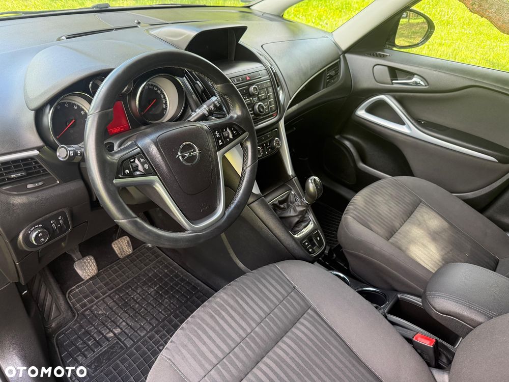 Opel Zafira - 12