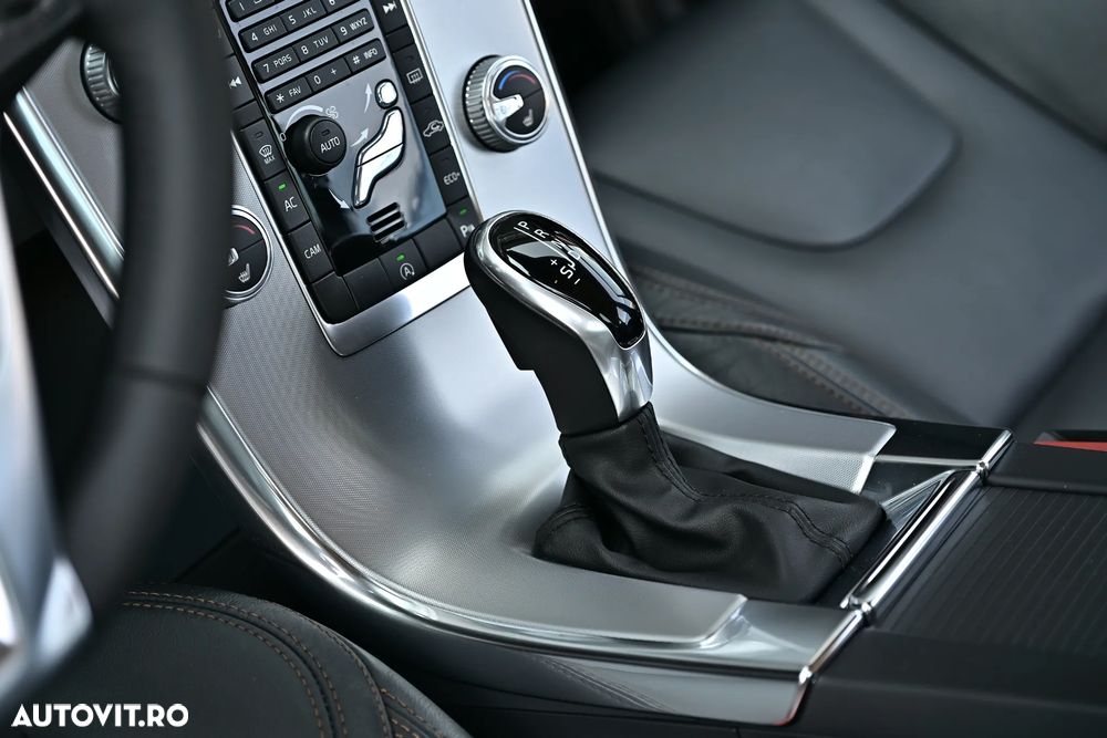 Volvo XC 60 D4 Geartronic Summum - 27