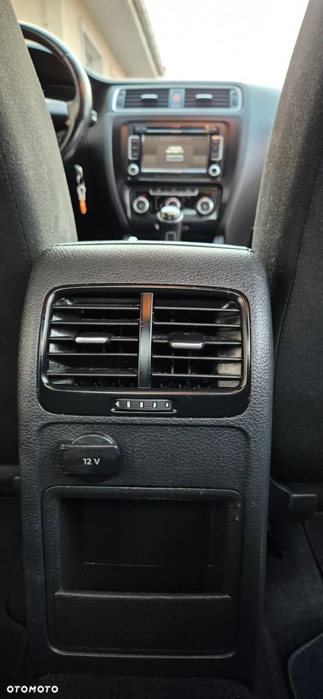 Volkswagen Jetta 1.2 TSI Comfortline - 12