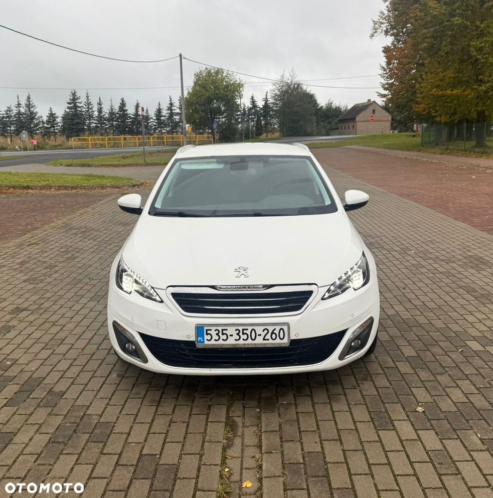 Peugeot 308 - 8