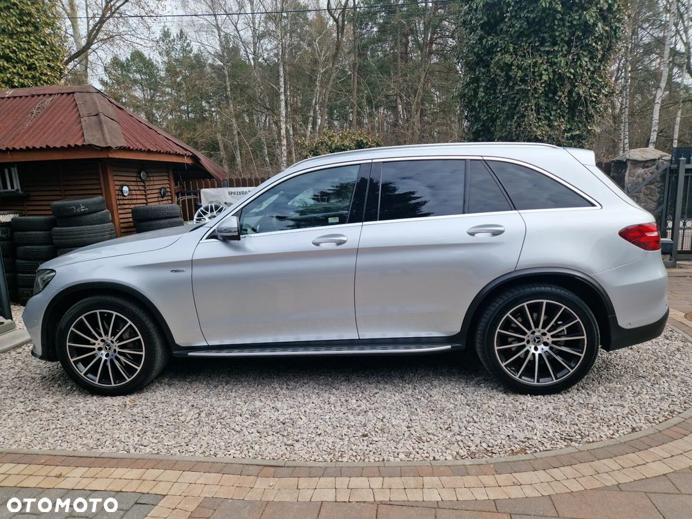 Mercedes-Benz GLC 250 d 4Matic 9G-TRONIC AMG Line - 29