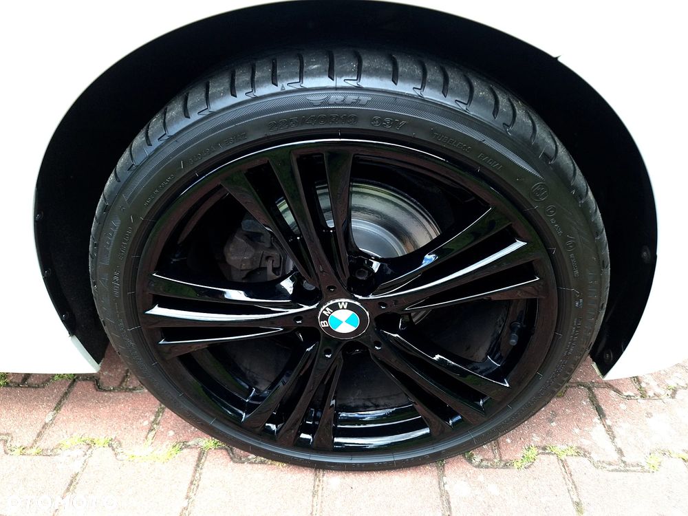 BMW Seria 3 320i Luxury Line - 32