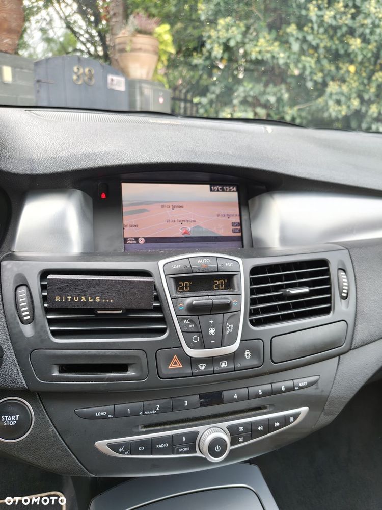 Renault Laguna V6 dCi 235 FAP GT - 8